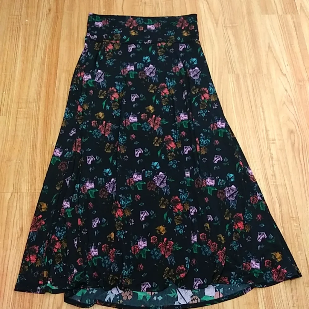 LulaRoe High Waist & Flare Skirt Black/ Purple Roses Print Size L